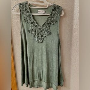 Knox Rose Women's Sleeveless Embroidered Knit V-Neck Top,  Medium